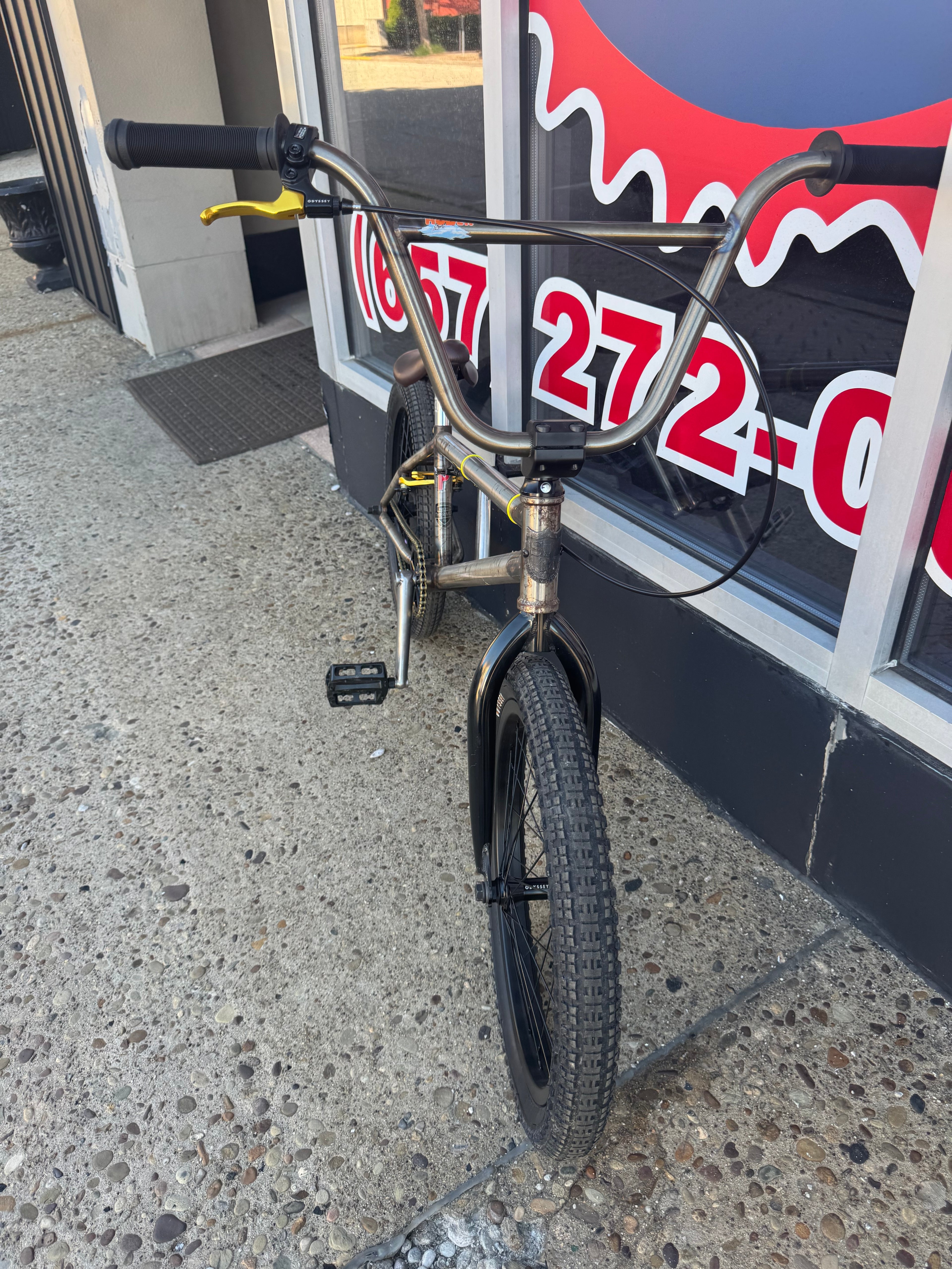 PRE OWNED S&M ATF 22”TT