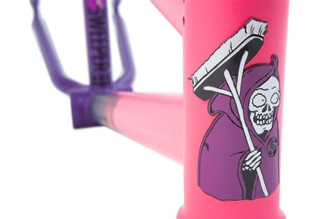 SUNDAY STREET SWEEPER FRAME
Hot Pink/Purple Fade
20.75 TT
