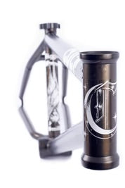 BIGGIE FRAME / DEVON SMILLIE / TRANSLUCENT BLACK 21” TT
$399.99