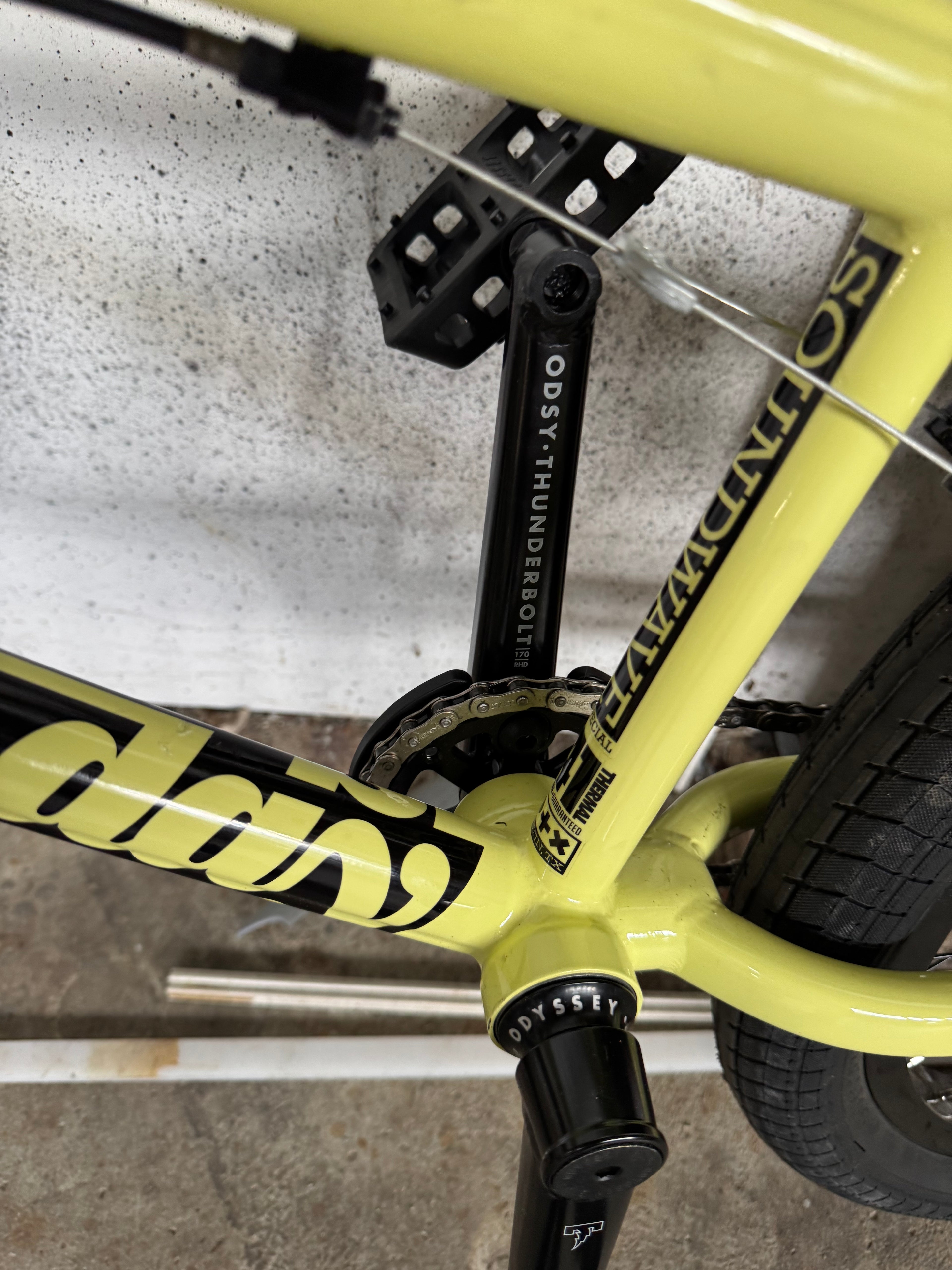 Sunday Soundwave Frame – Notepad Yellow – 21” TT – RHD – Pre‑Owned