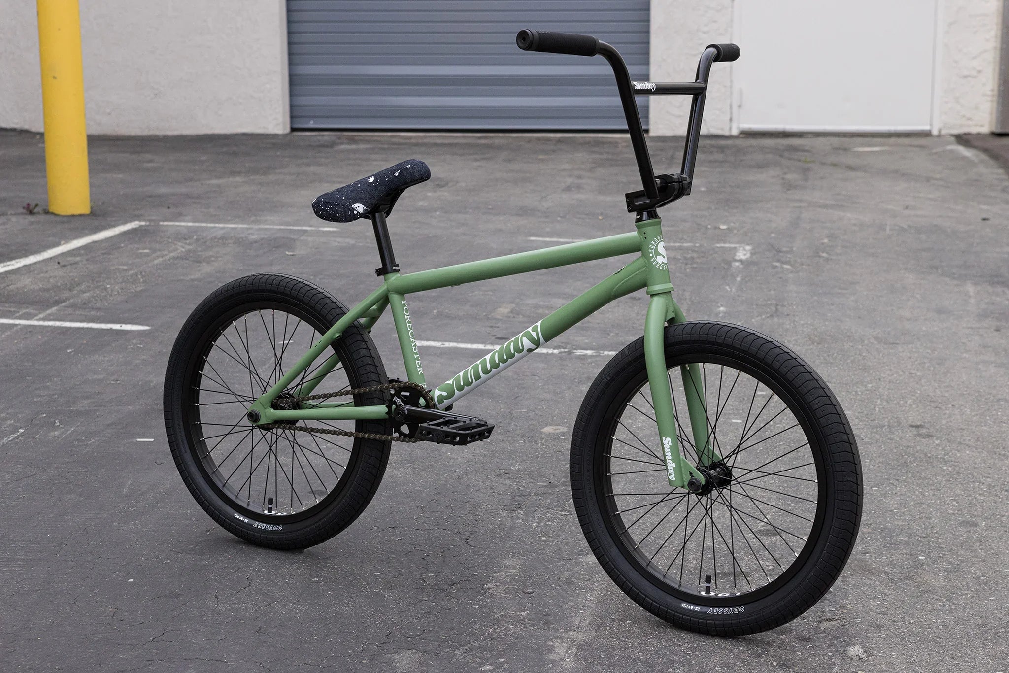 SUNDAY FORECASTER ‑ BRETT SILVA SIGNATURE
Matte Sage Green with 20.75" tt **IN STORE PICK UP ONLY**
