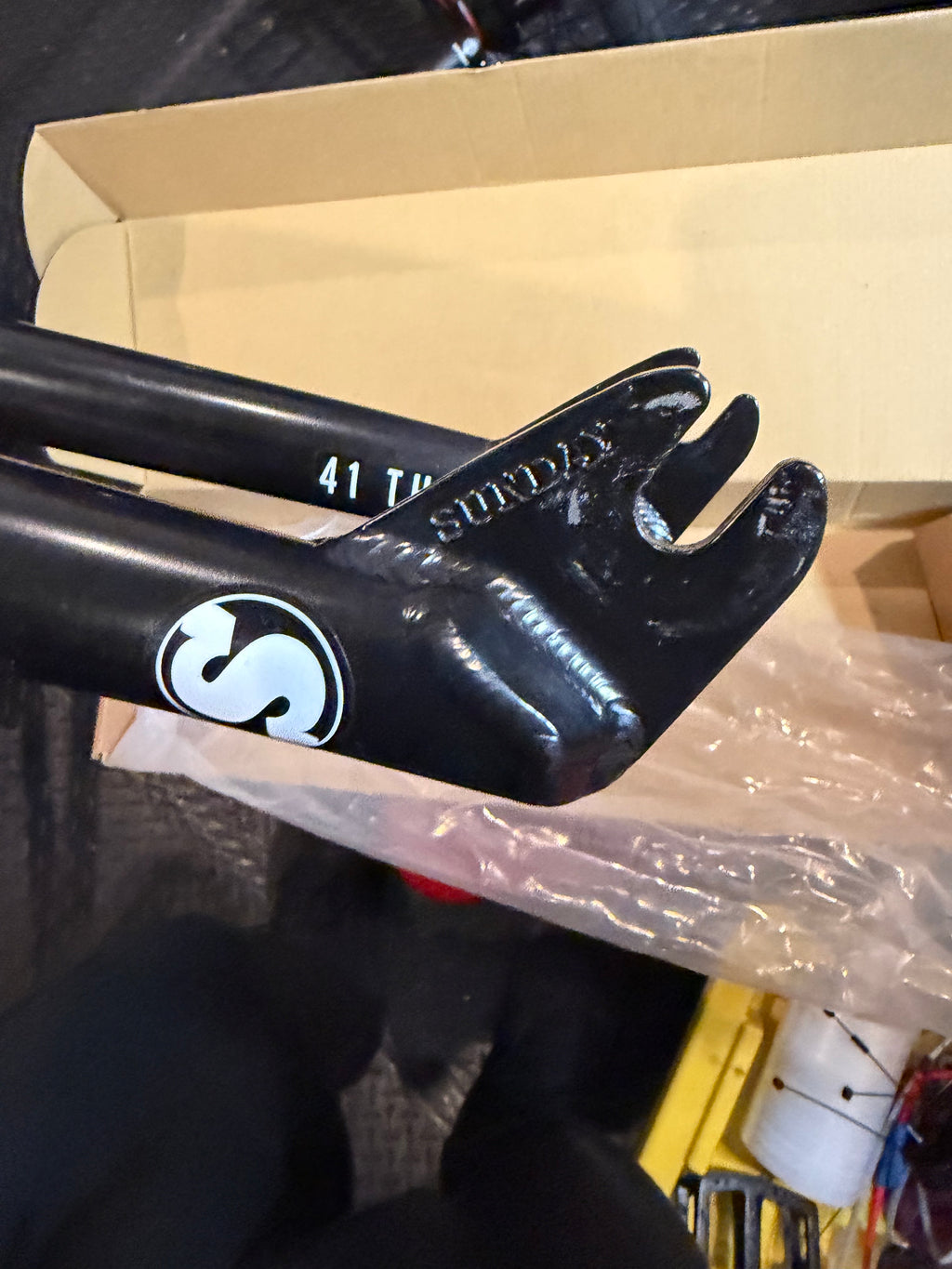 ** Pre-Owned ** Sunday Darkwave forks, Black, 28mm offset ** Pre-Owned ** SOLD AS IS