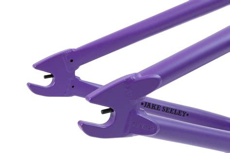 SUNDAY STREET SWEEPER FRAME
Hot Pink/Purple Fade
20.75 TT