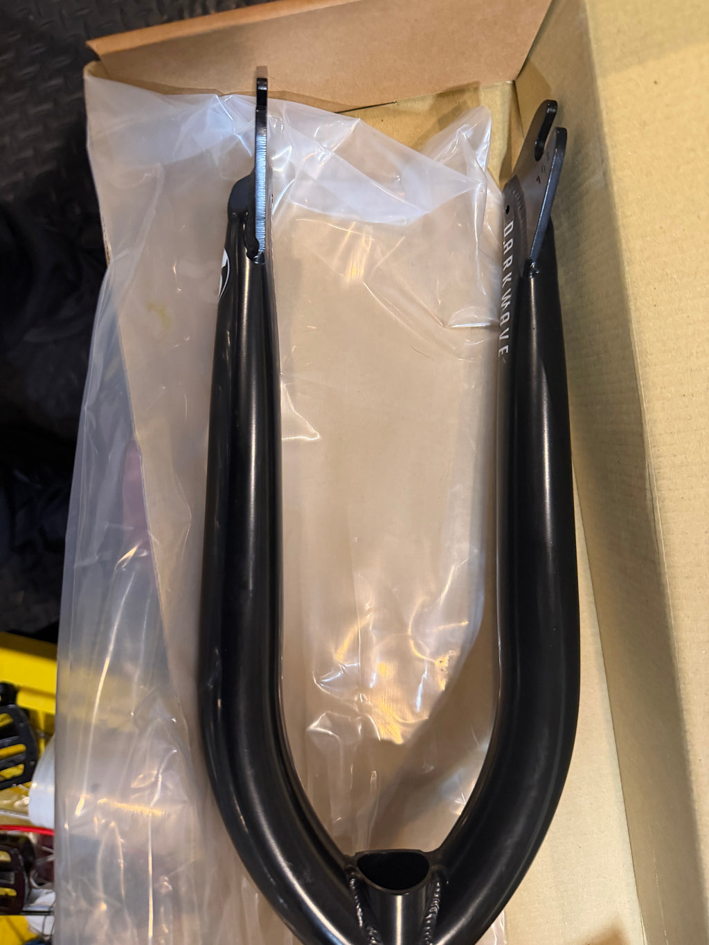 ** Pre-Owned ** Sunday Darkwave forks, Black, 28mm offset ** Pre-Owned ** SOLD AS IS
