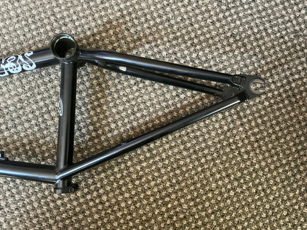 ** Pre-Owned ** S&M TallBoy 21TT ** Pre-Owned**