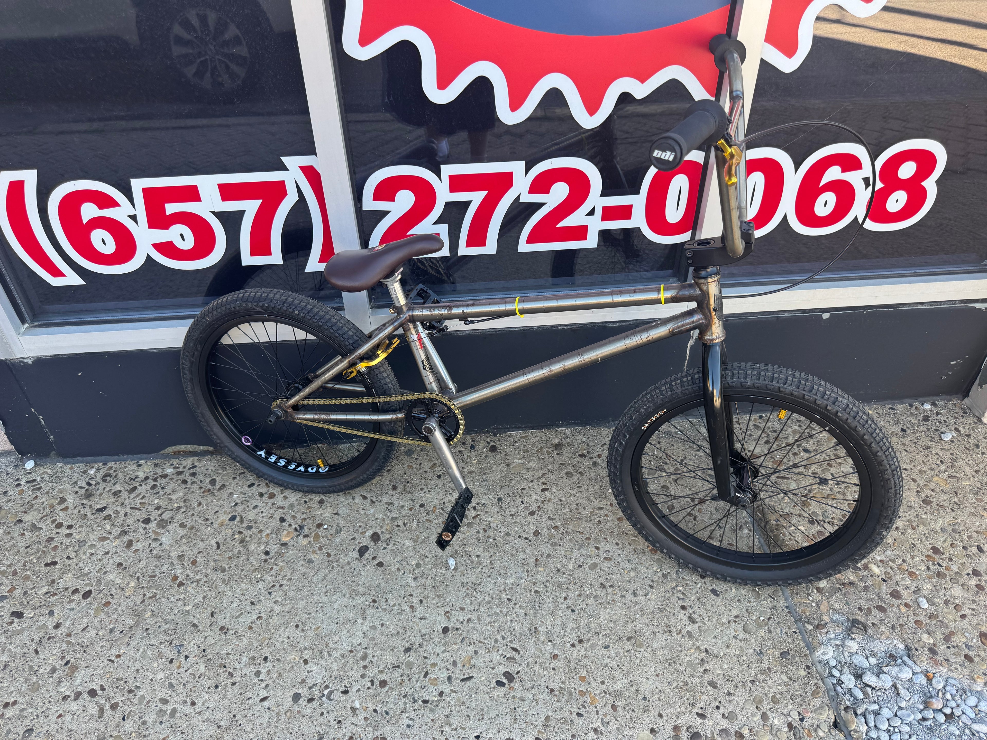 PRE OWNED S&M ATF 22”TT