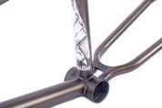 BIGGIE FRAME / DEVON SMILLIE / TRANSLUCENT BLACK 21” TT
$399.99