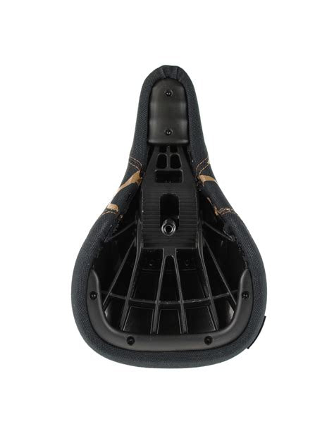 BSD Safari Fat Pivotal seat, bottom view of the base shell